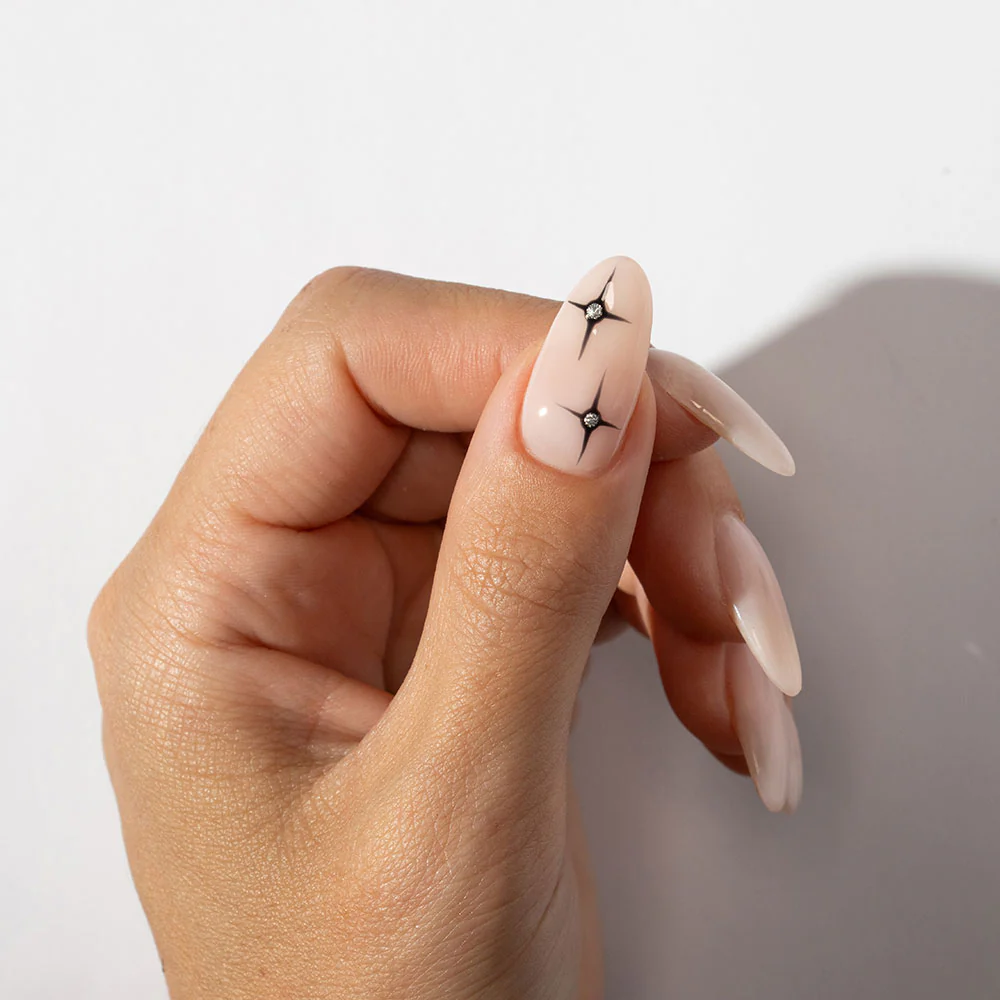 Medium Liner Nail Art Brush - Image 4